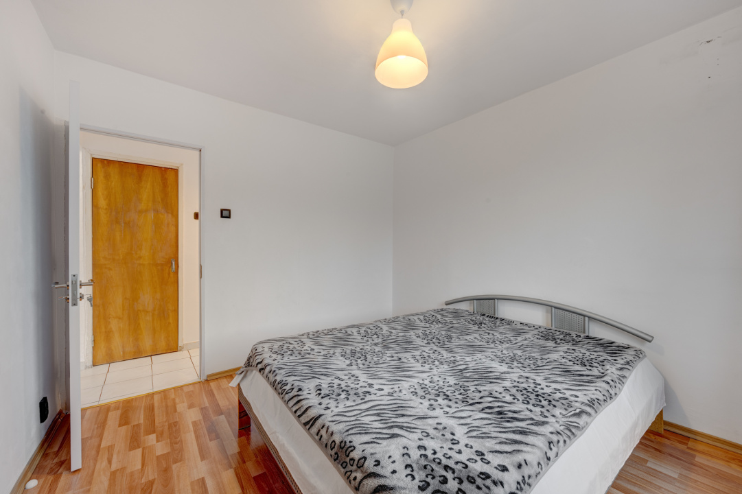 Apartament 3 camere decomandat, cu centrala proprie, bloc 1983