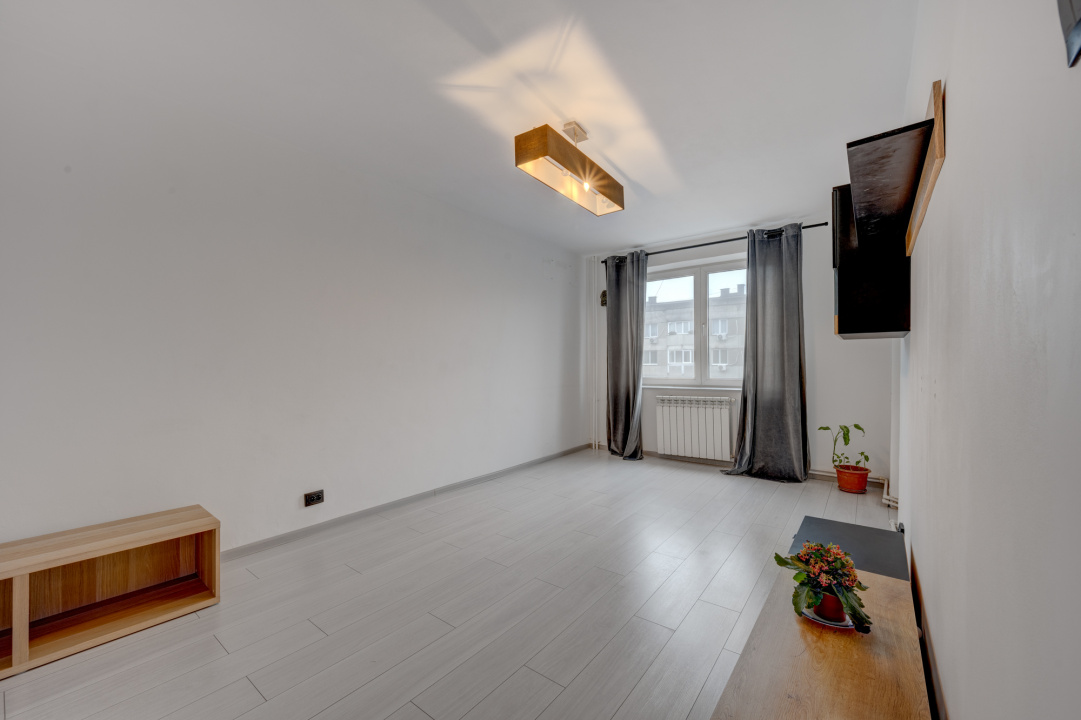 Apartament 3 camere decomandat, cu centrala proprie, bloc 1983