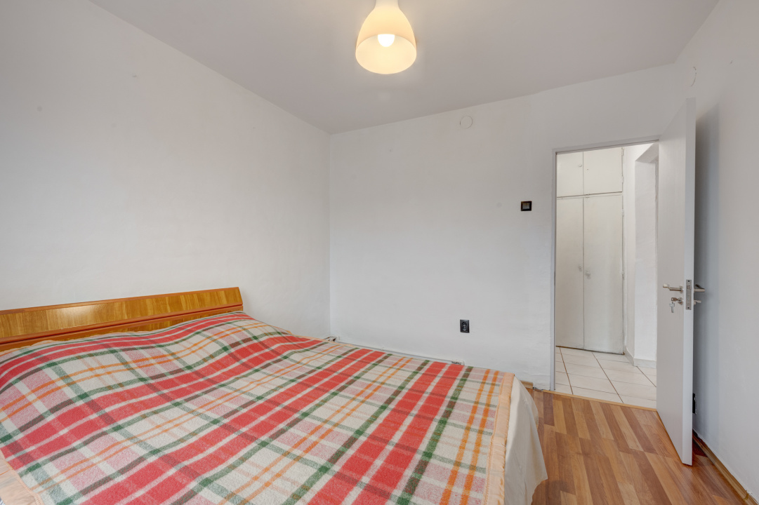 Apartament 3 camere decomandat, cu centrala proprie, bloc 1983