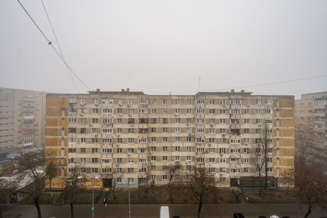 Apartament 3 camere decomandat, cu centrala proprie, bloc 1983