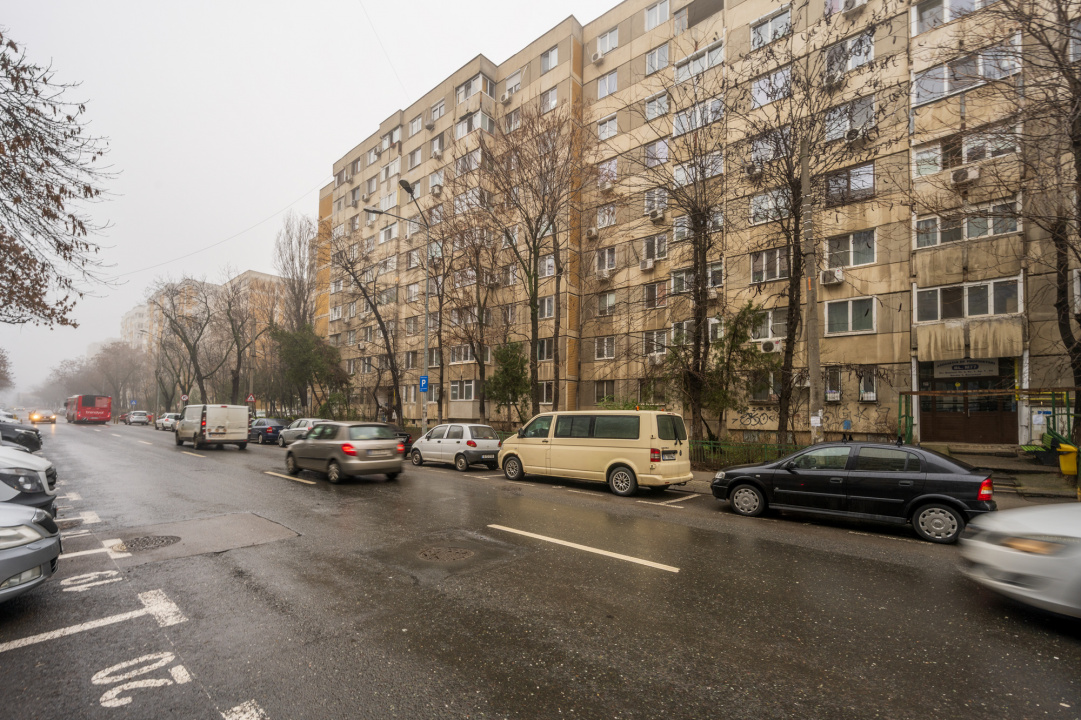 Apartament 3 camere decomandat, cu centrala proprie, bloc 1983