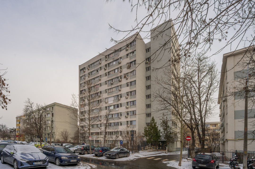 Garsoniera dintre parcuri, gata de mutat