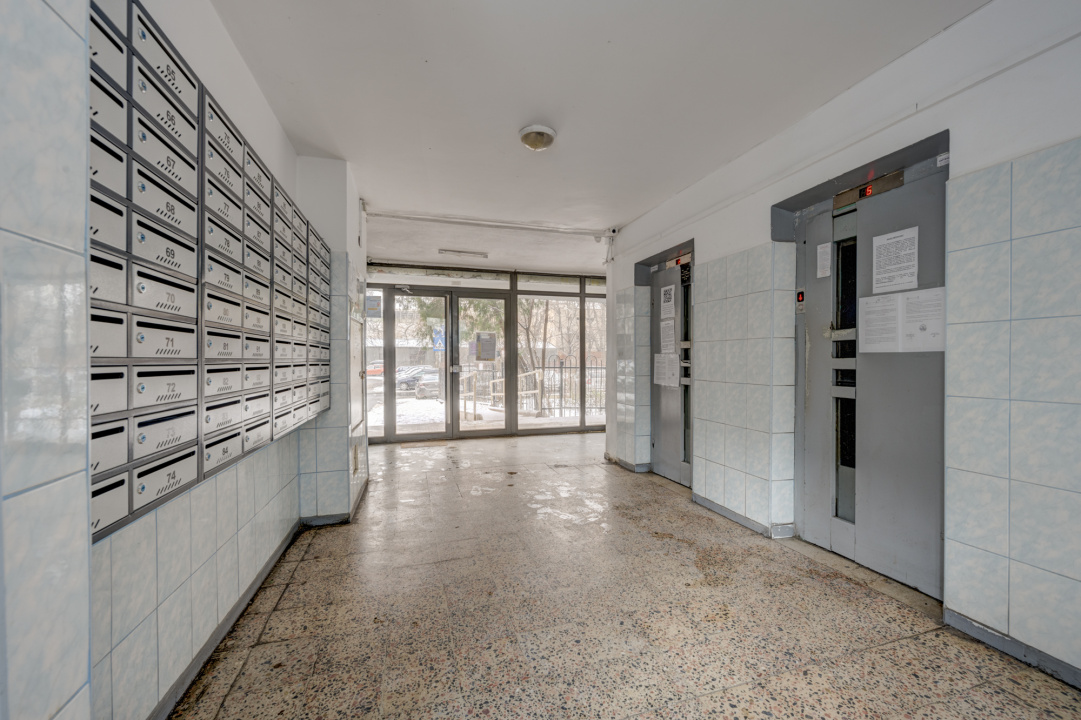 Garsoniera dintre parcuri, gata de mutat