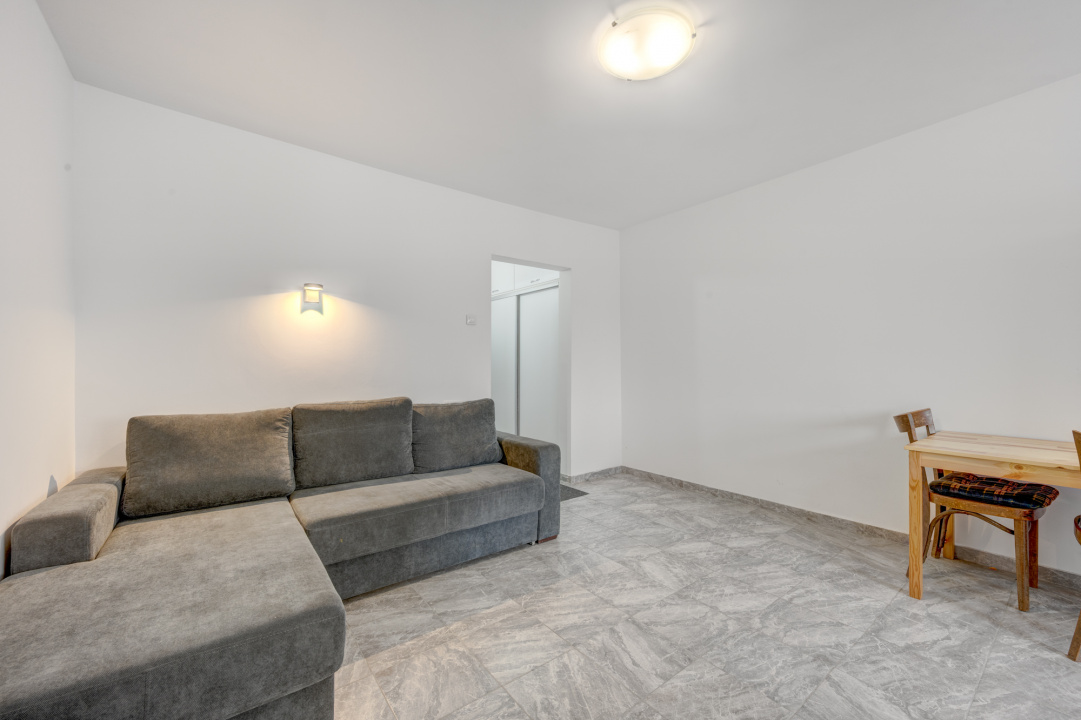 Garsoniera dintre parcuri, gata de mutat