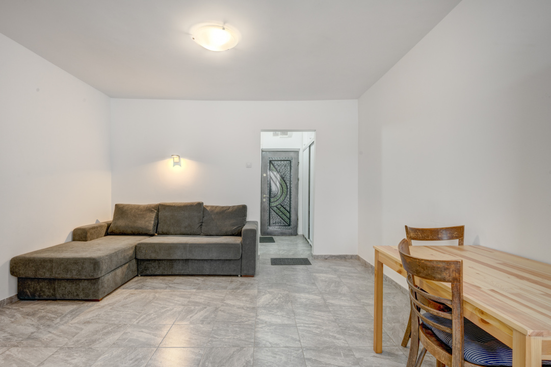 Garsoniera dintre parcuri, gata de mutat