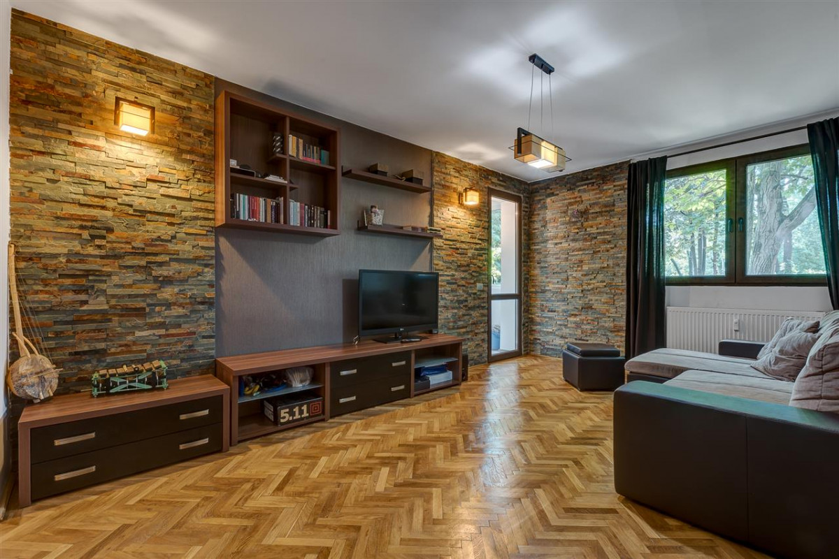 Apartament 3 camere Titan, 2 bai, mobilat modern, loc de parcare
