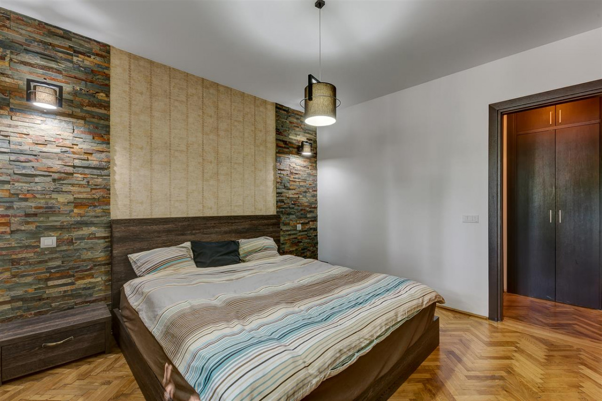 Apartament 3 camere Titan, 2 bai, mobilat modern, loc de parcare