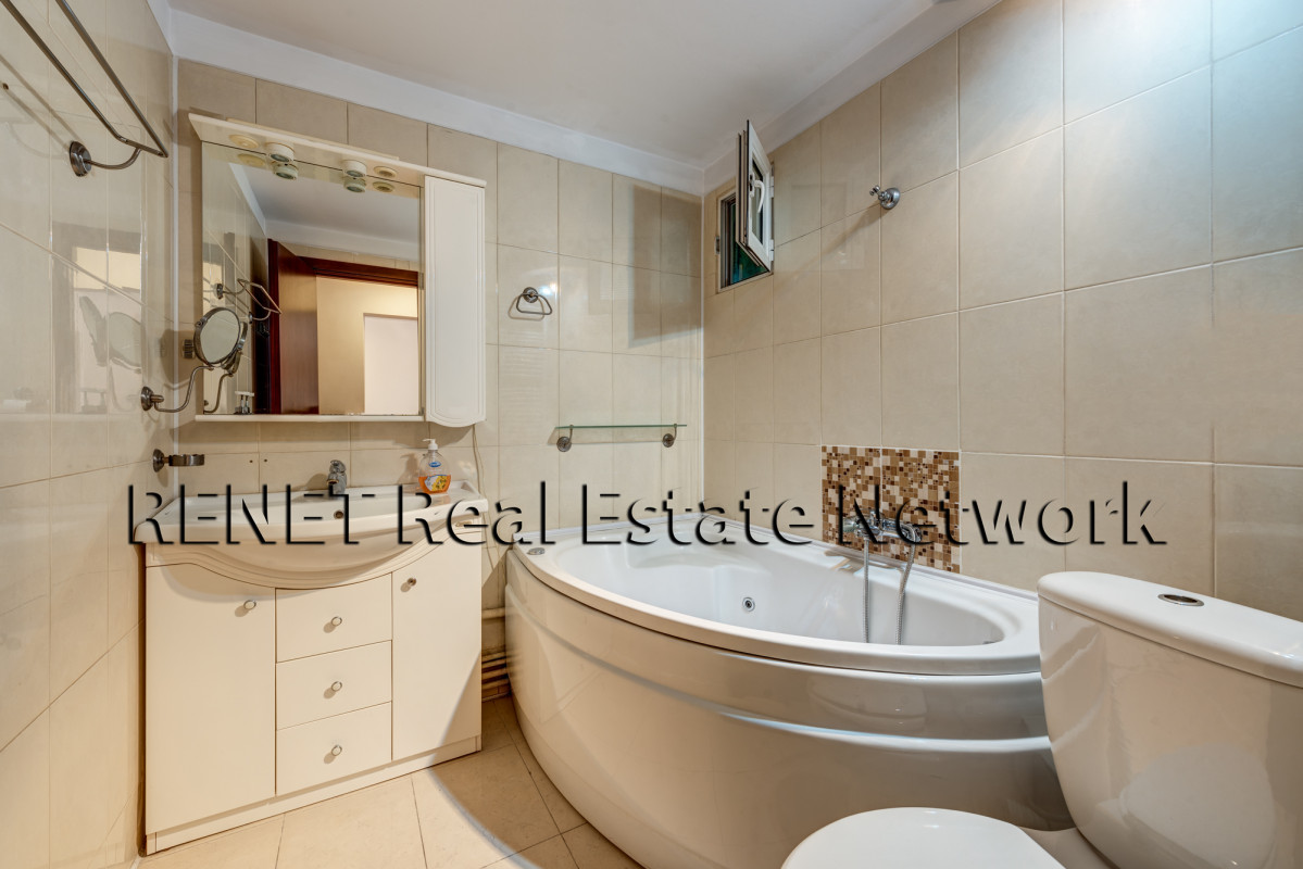 Apartament 4 camere Dristor, loc parcare, 7 min metrou