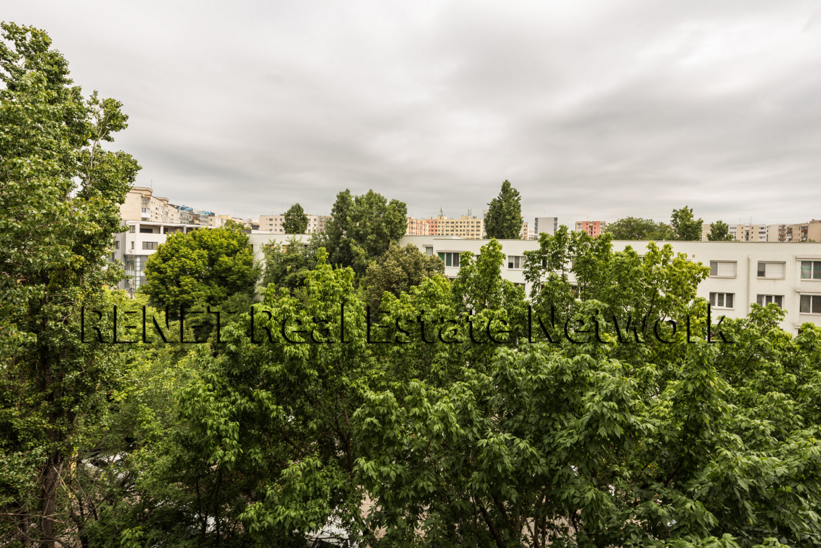 Apartament 4 camere Dristor, loc parcare, 7 min metrou