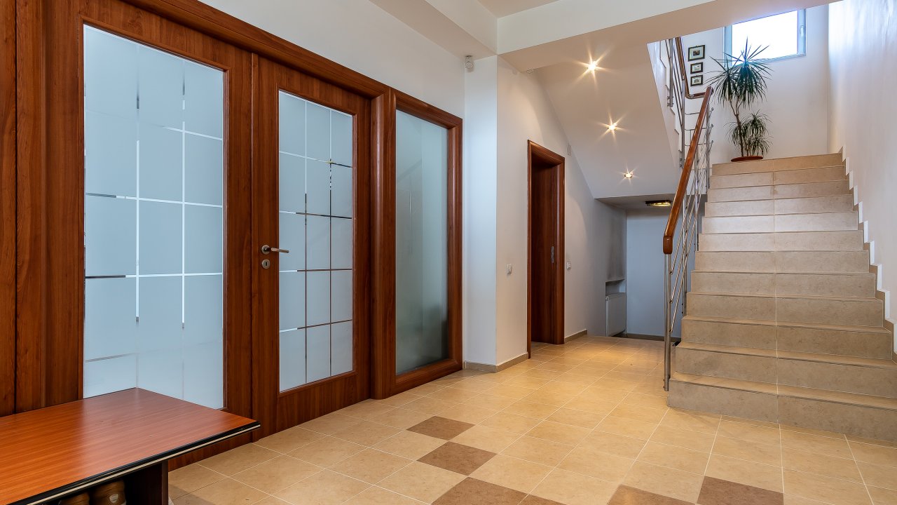 Aparatorii Patriei, Casa spatioasa, rezidential/birouri PRET REDUS