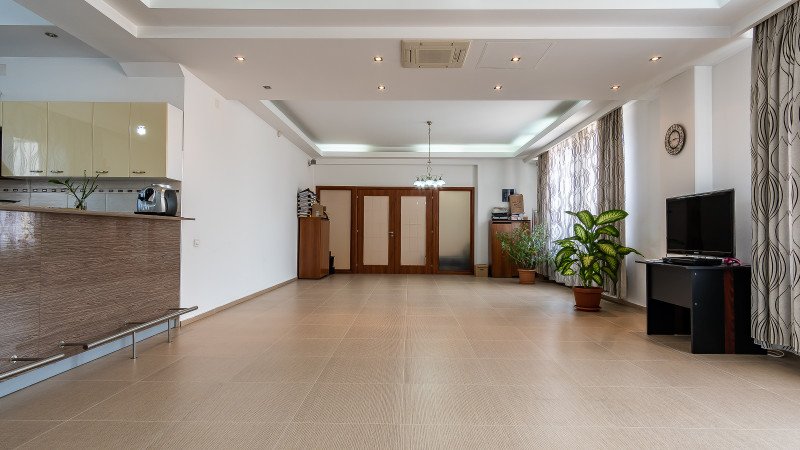 Aparatorii Patriei, Casa spatioasa, rezidential/birouri PRET REDUS