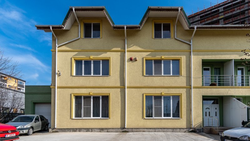 Casa spatioasa cu curte mare, rezidential/birouri, Aparatorii Patriei