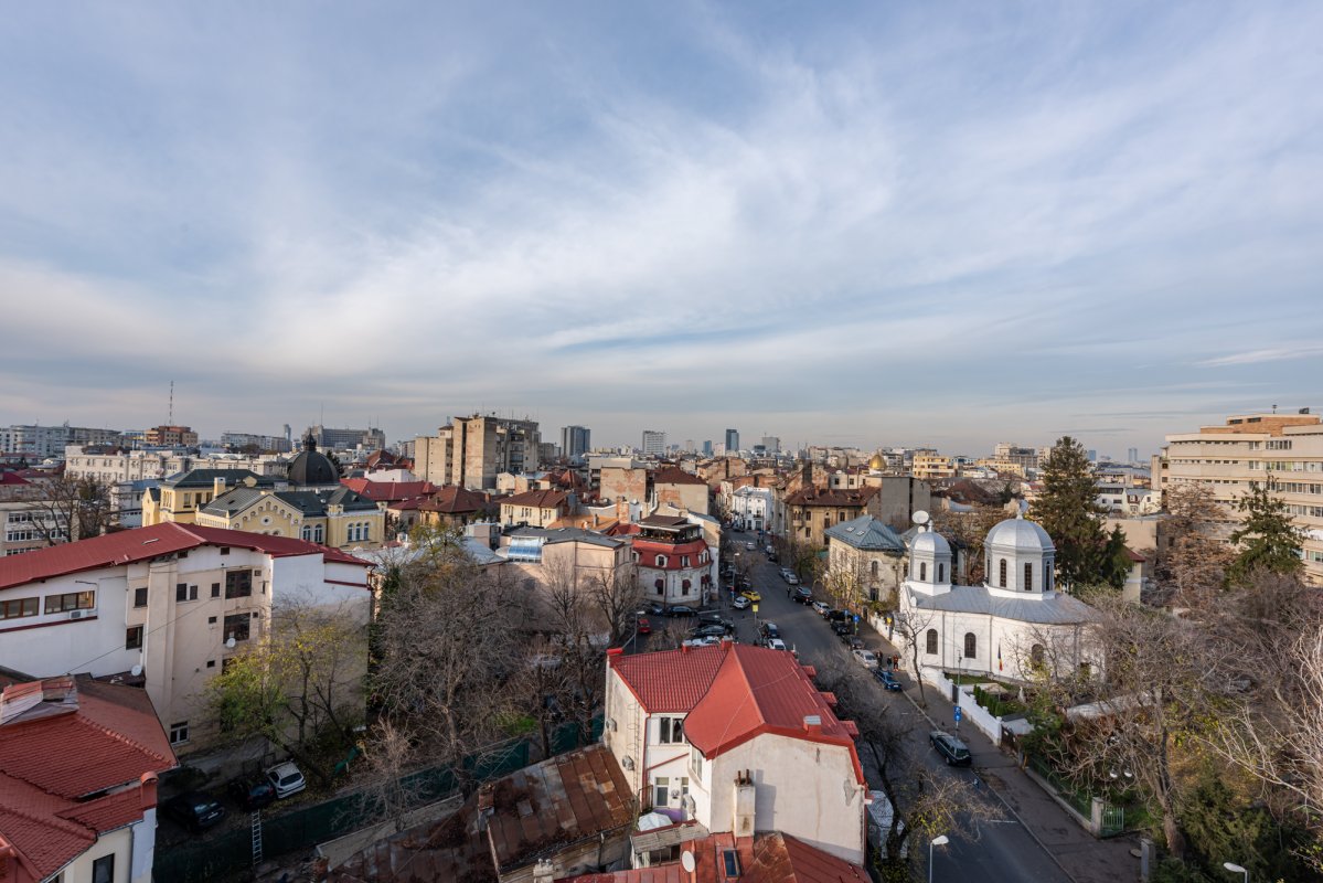 Mansarda de langa Cismigiu